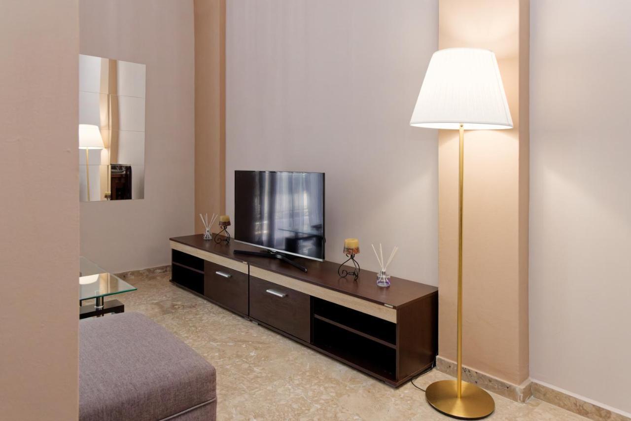 Serenity Apartment カラマタ エクステリア 写真